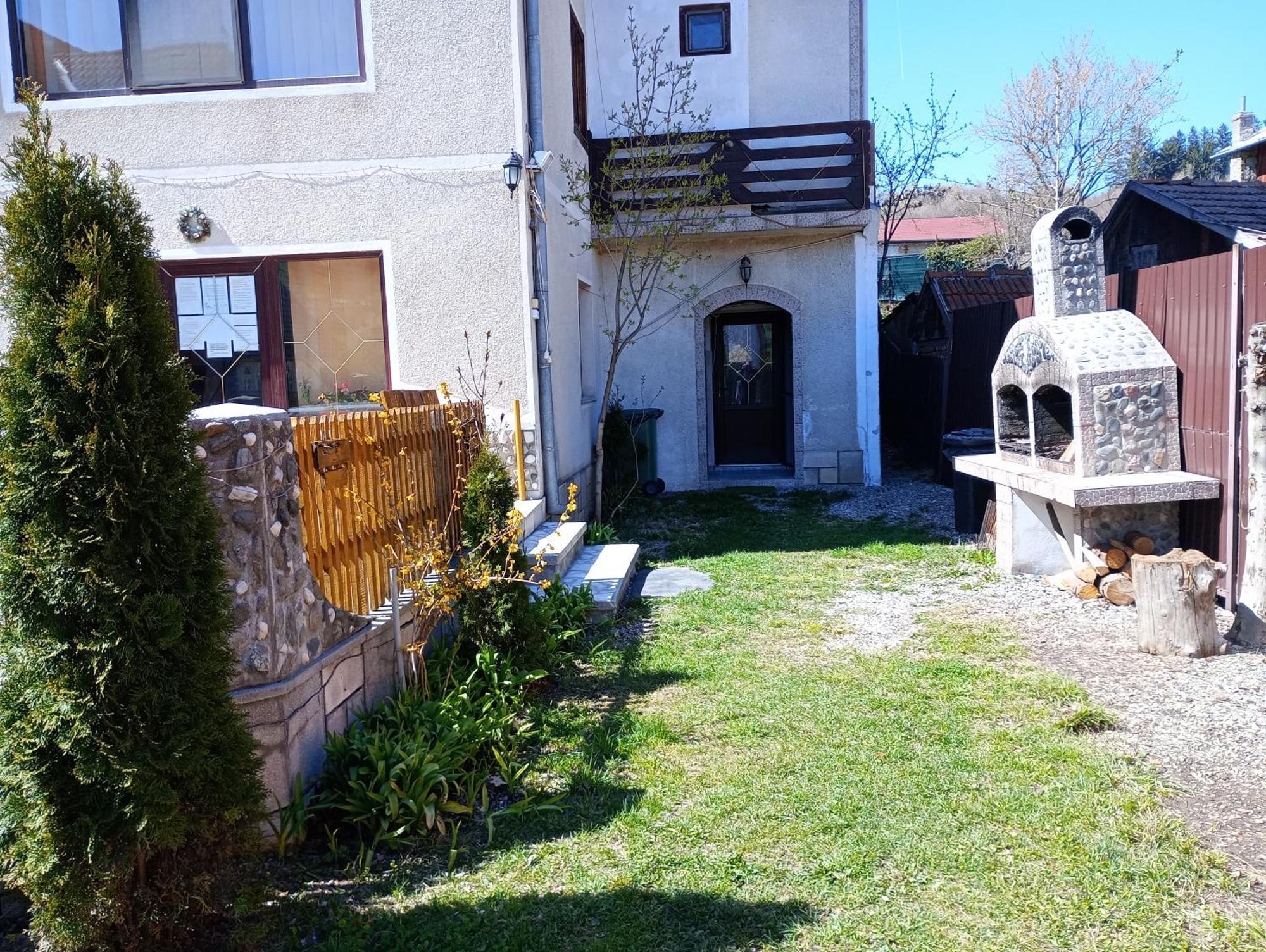 Pensiunea Irina 1 Si 2 Zărneşti Εξωτερικό φωτογραφία